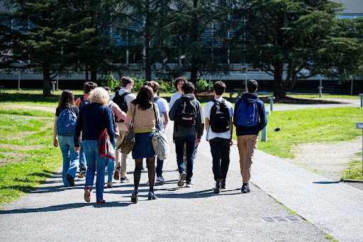 Centrale Lyon students on campus